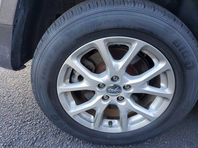 used 2014 Jeep Cherokee car, priced at $10,900