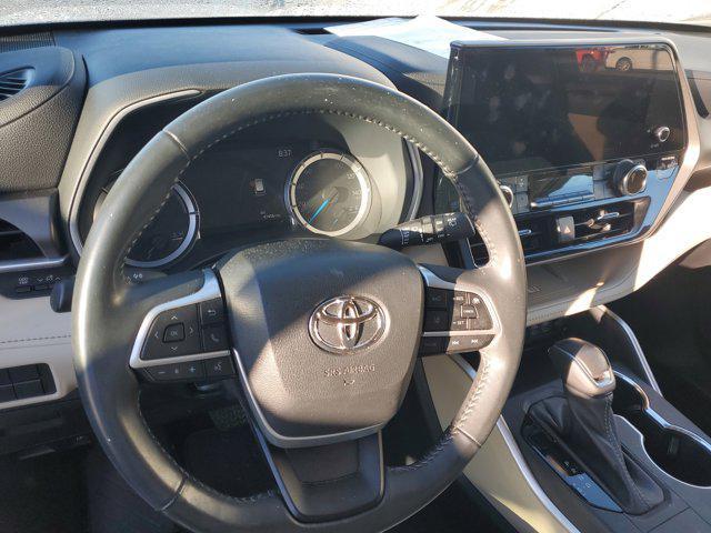 used 2023 Toyota Highlander Hybrid car, priced at $35,900