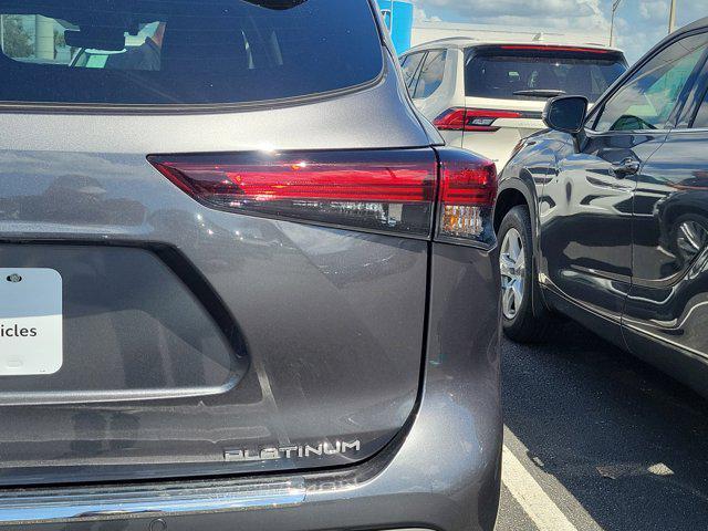 used 2024 Toyota Highlander car, priced at $47,900