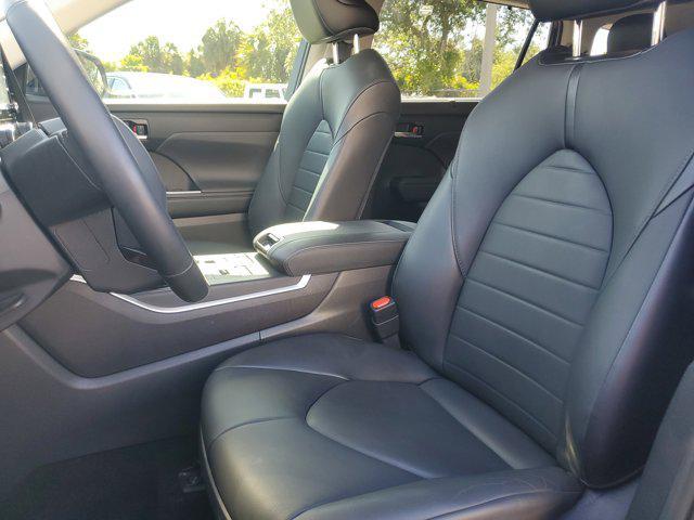 used 2021 Toyota Highlander car, priced at $32,491