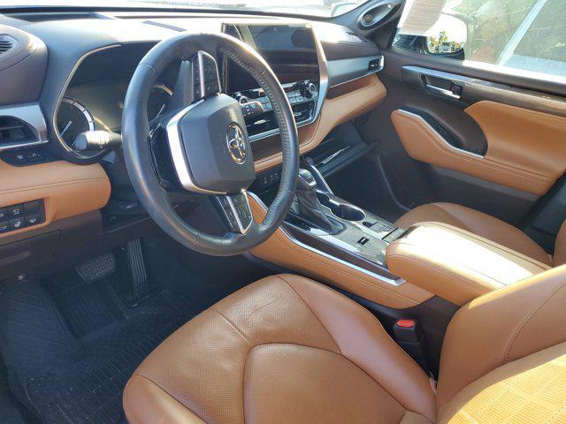 used 2022 Toyota Highlander car, priced at $36,013