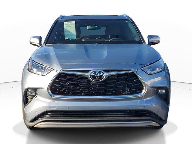 used 2022 Toyota Highlander car, priced at $36,013