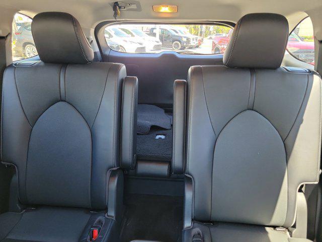 used 2023 Toyota Highlander Hybrid car, priced at $37,007