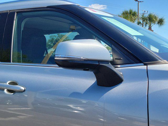 used 2023 Toyota Highlander Hybrid car, priced at $37,007