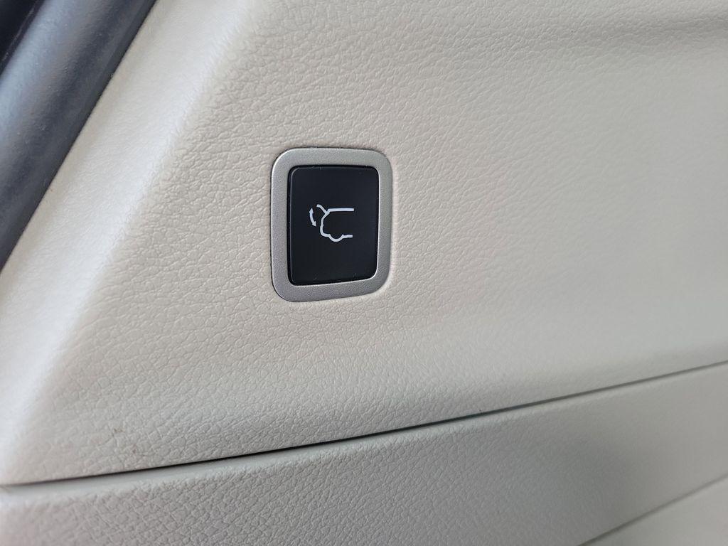used 2024 Chrysler Pacifica car, priced at $26,500