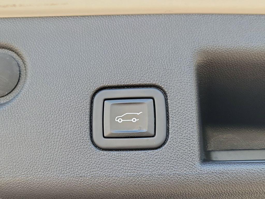 used 2022 Chevrolet Equinox car, priced at $21,750