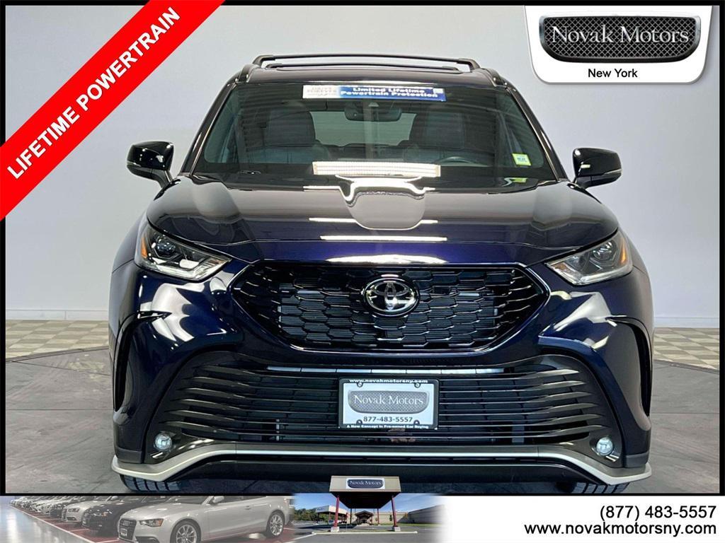 used 2022 Toyota Highlander car, priced at $37,890