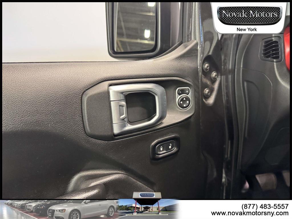 used 2022 Jeep Gladiator car, priced at $35,199