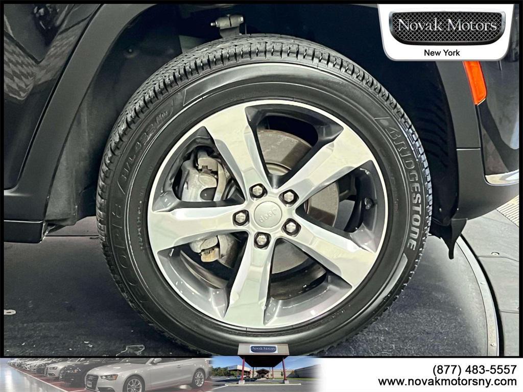 used 2022 Jeep Grand Cherokee L car, priced at $33,595