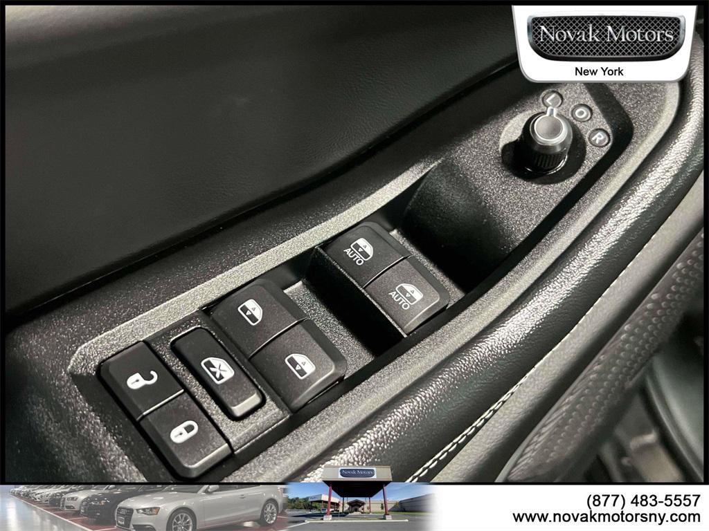 used 2022 Jeep Grand Cherokee L car, priced at $33,595