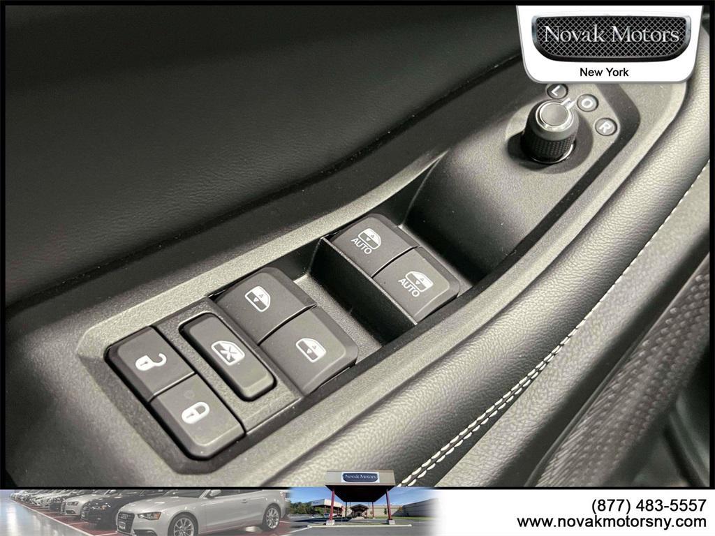 used 2023 Jeep Grand Cherokee car, priced at $28,625