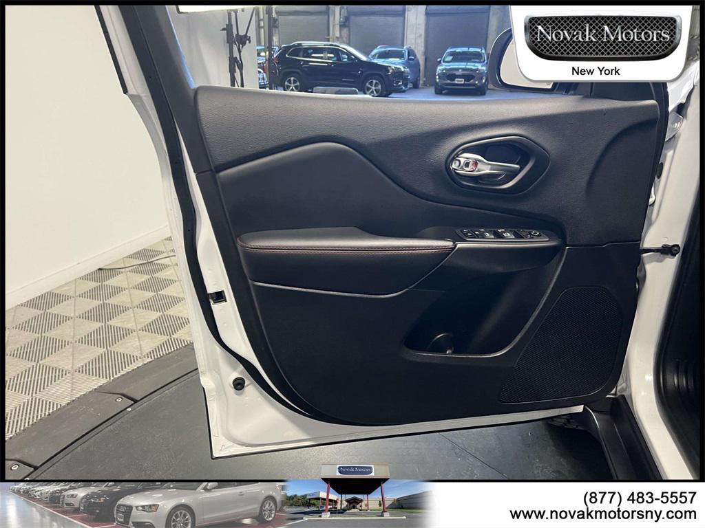 used 2023 Jeep Cherokee car, priced at $29,495