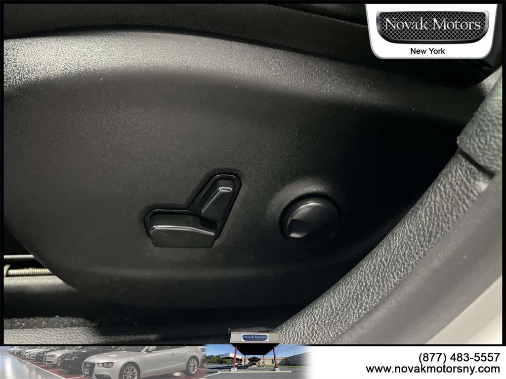 used 2023 Jeep Cherokee car, priced at $29,495