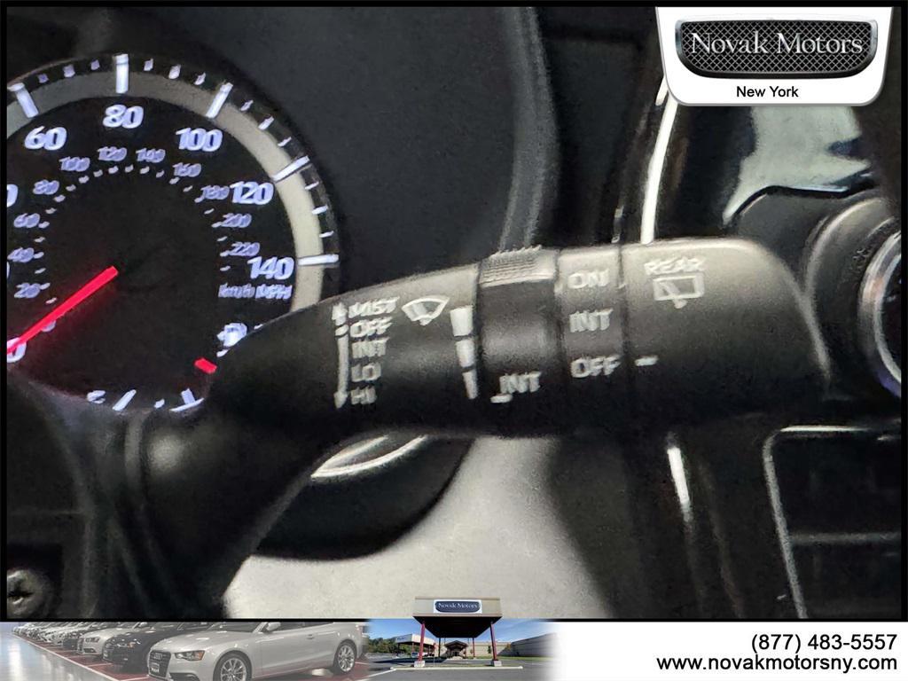 used 2022 Toyota Highlander car, priced at $28,599