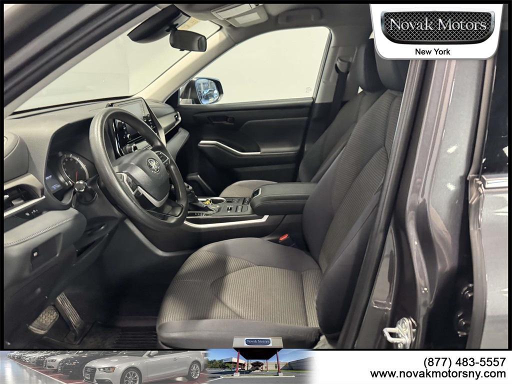 used 2022 Toyota Highlander car, priced at $28,599