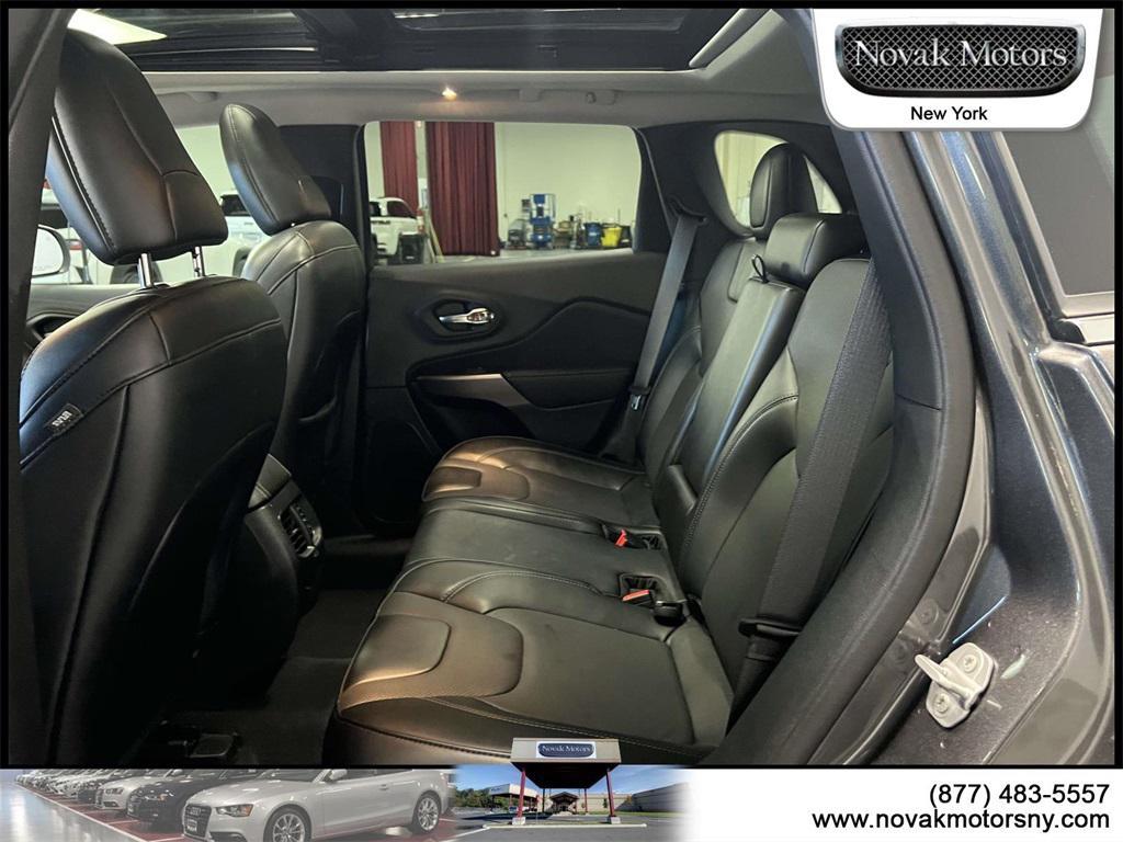 used 2022 Jeep Cherokee car, priced at $25,995