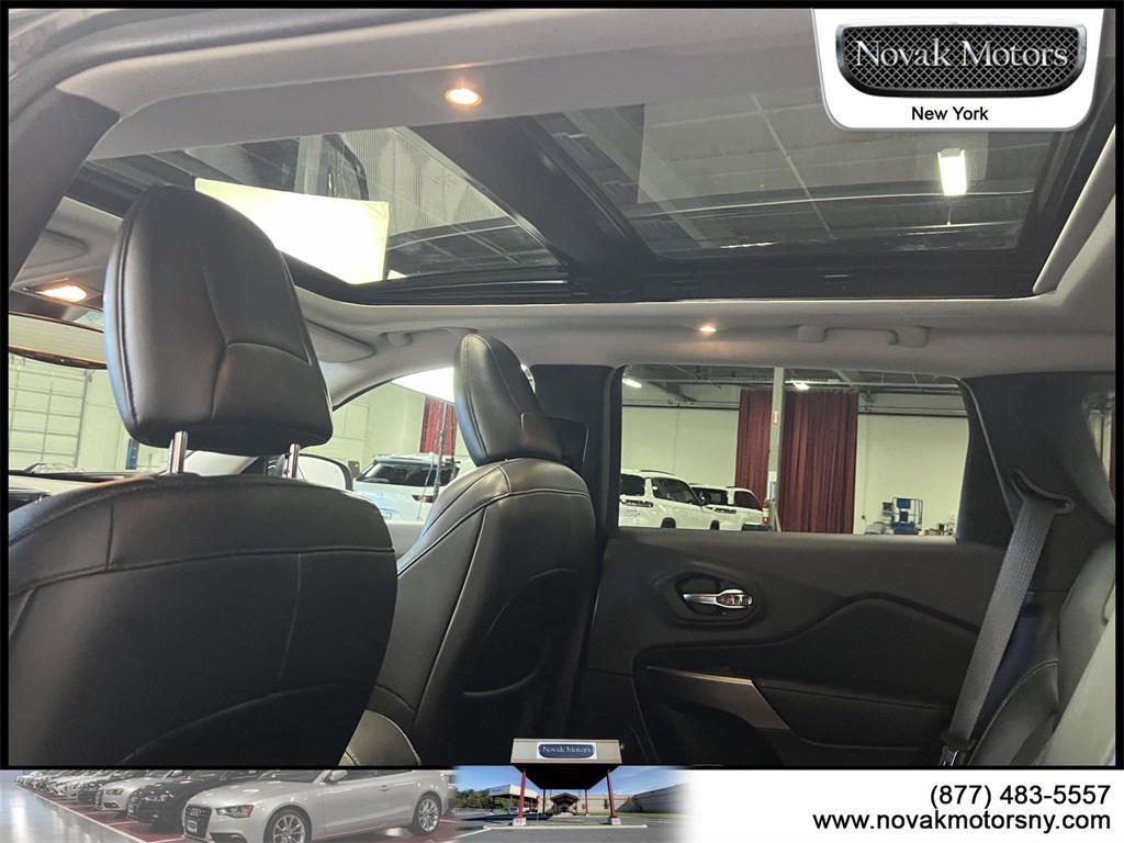 used 2022 Jeep Cherokee car, priced at $25,995