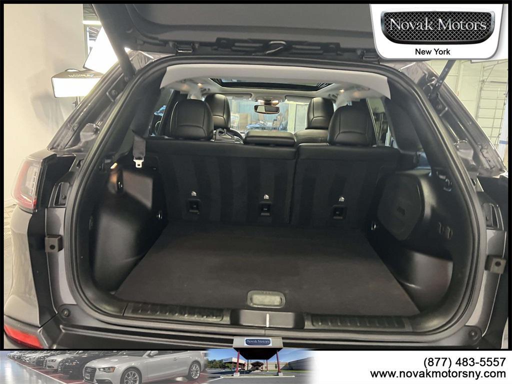 used 2022 Jeep Cherokee car, priced at $25,995