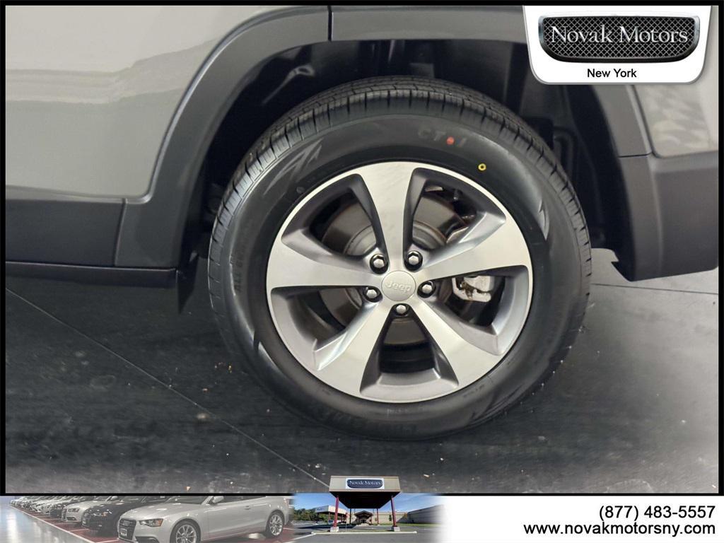 used 2022 Jeep Cherokee car, priced at $24,727