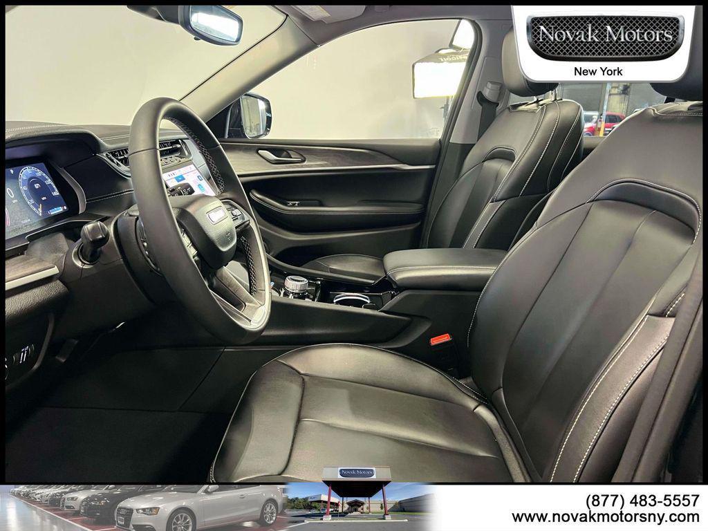 used 2023 Jeep Grand Cherokee car, priced at $37,895