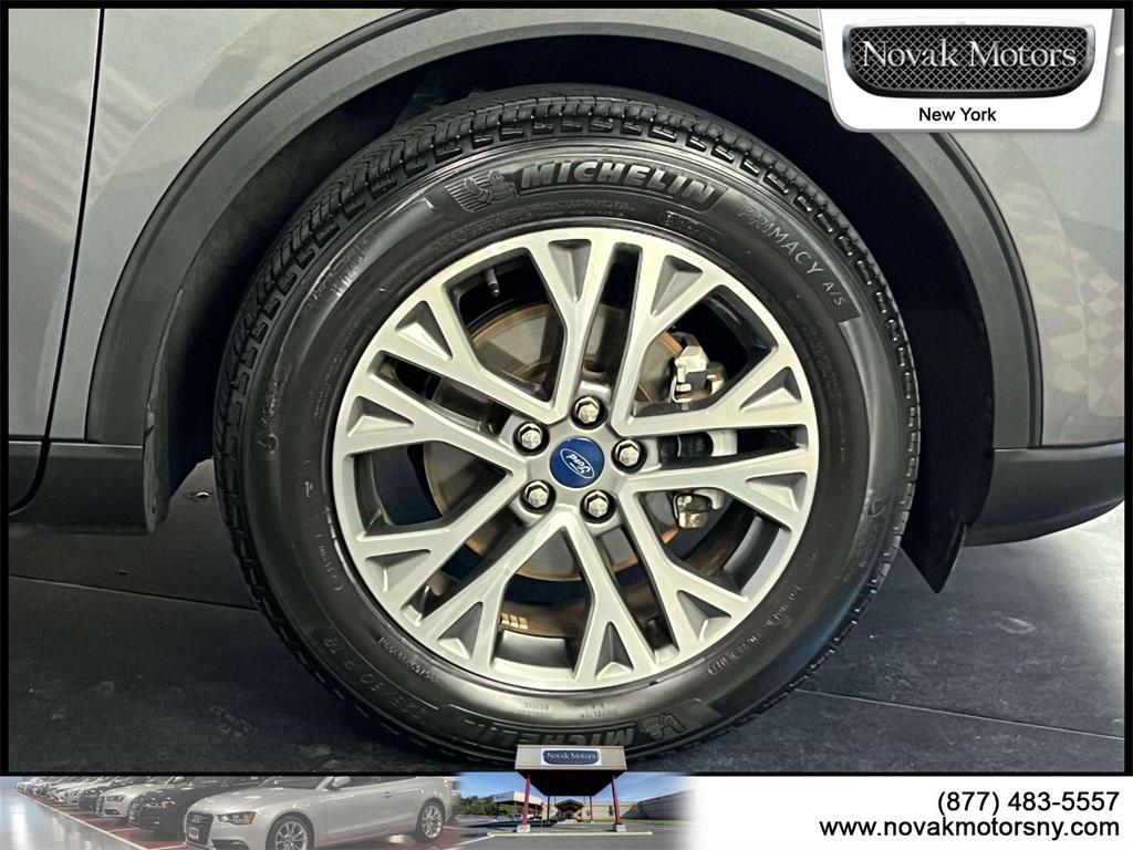 used 2022 Ford Escape car, priced at $25,090