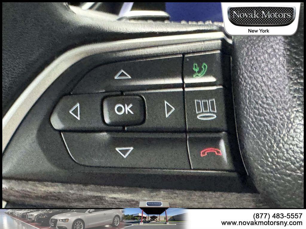 used 2022 Jeep Grand Cherokee car, priced at $32,595