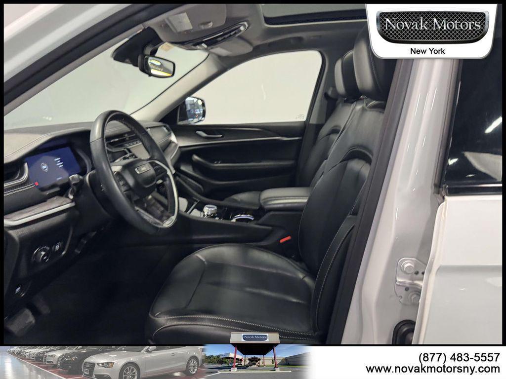 used 2022 Jeep Grand Cherokee car, priced at $32,595