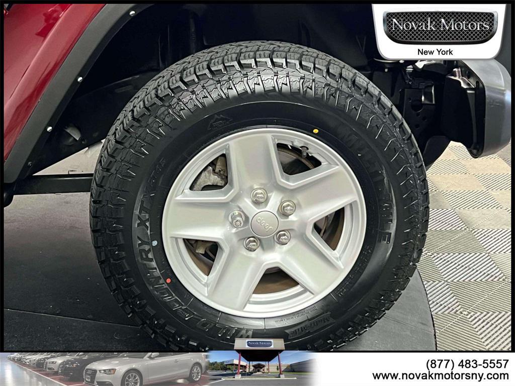 used 2022 Jeep Gladiator car, priced at $30,395