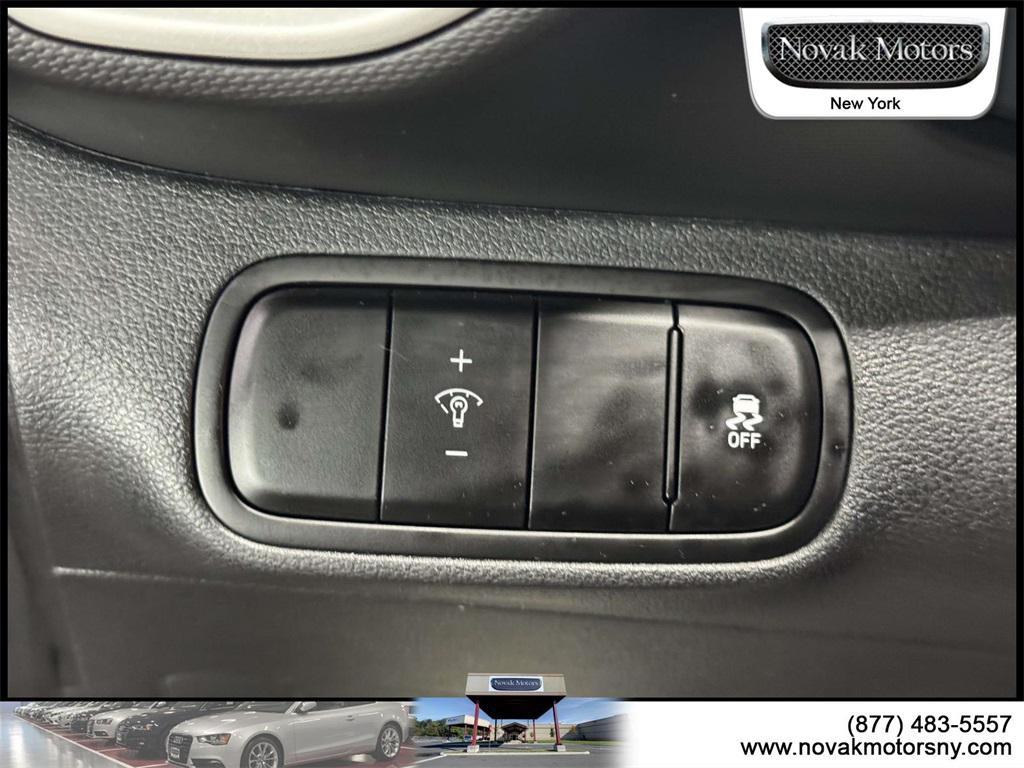 used 2025 Hyundai Venue car, priced at $21,595