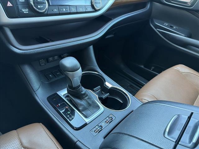 used 2018 Toyota Highlander car, priced at $20,928