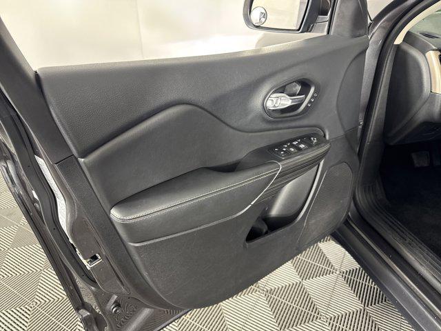 used 2015 Jeep Cherokee car, priced at $13,500