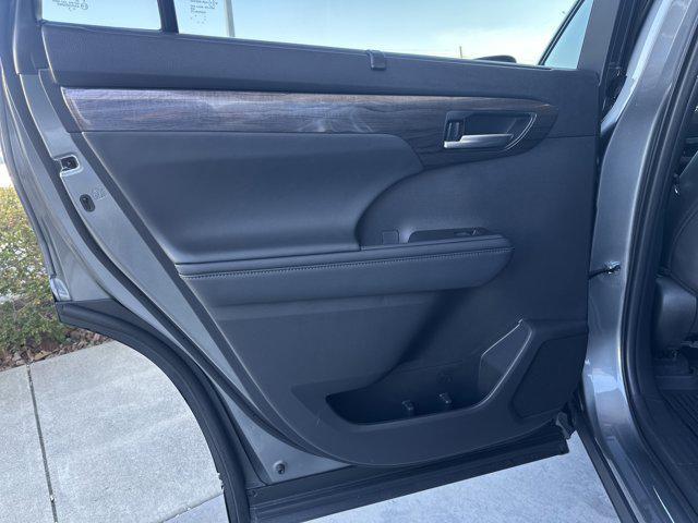 used 2026 Toyota Highlander Hybrid car, priced at $53,833