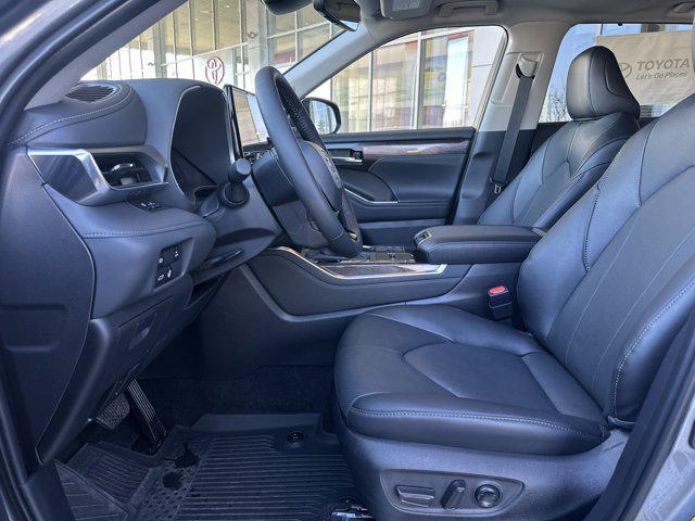used 2026 Toyota Highlander Hybrid car, priced at $53,833