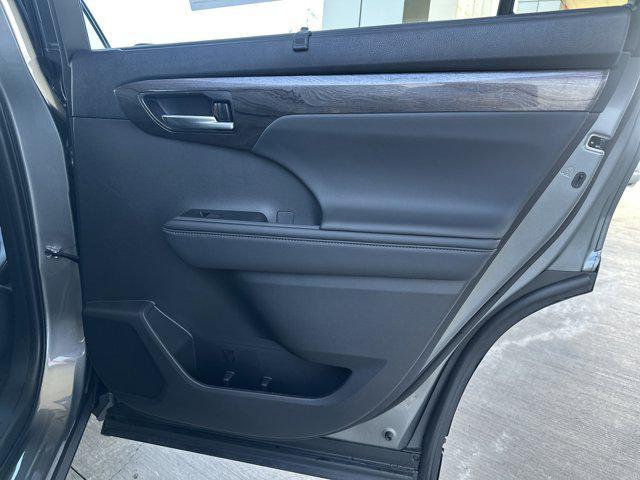 used 2026 Toyota Highlander Hybrid car, priced at $53,833