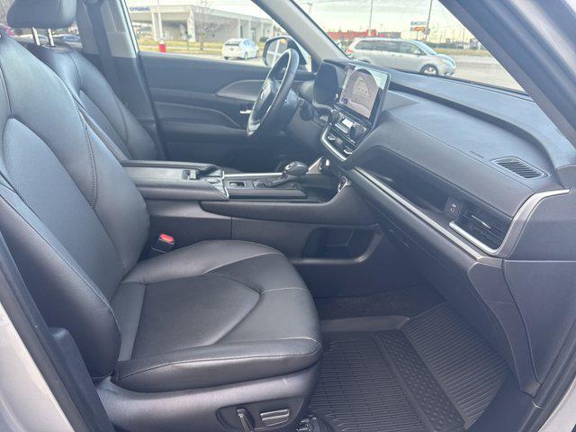 used 2025 Toyota Grand Highlander car, priced at $46,900