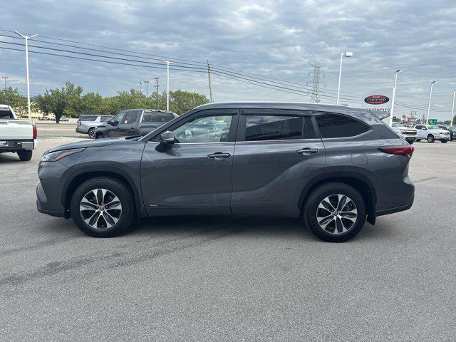 used 2023 Toyota Highlander Hybrid car