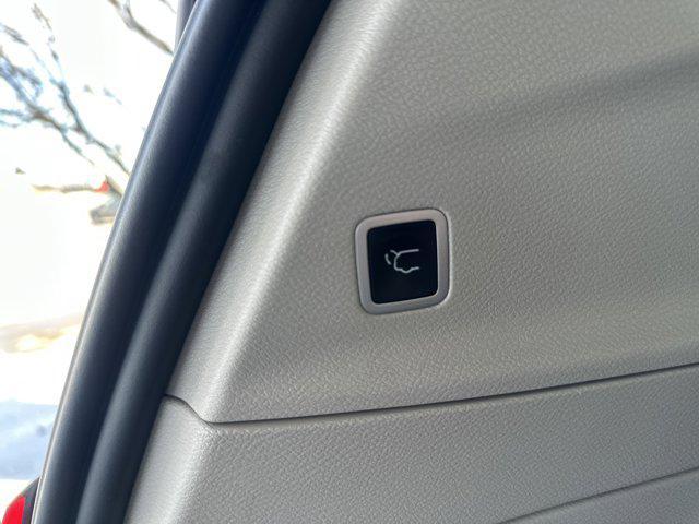 used 2024 Chrysler Pacifica car, priced at $31,900