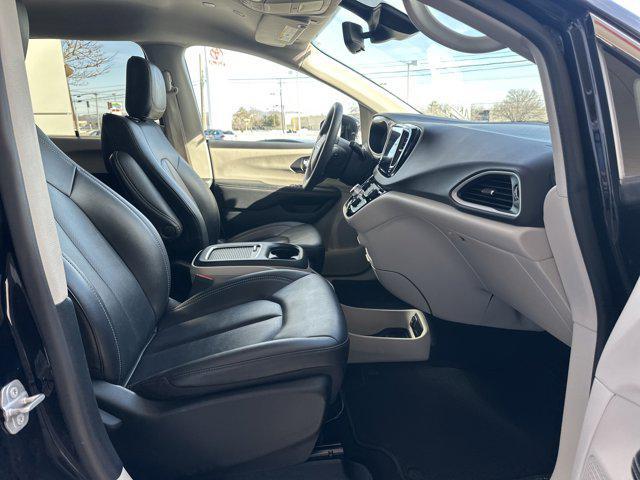 used 2024 Chrysler Pacifica car, priced at $31,900