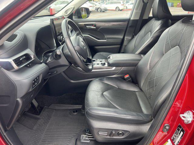 used 2023 Toyota Highlander car, priced at $42,800