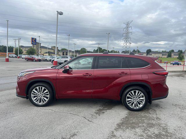 used 2023 Toyota Highlander car, priced at $42,800