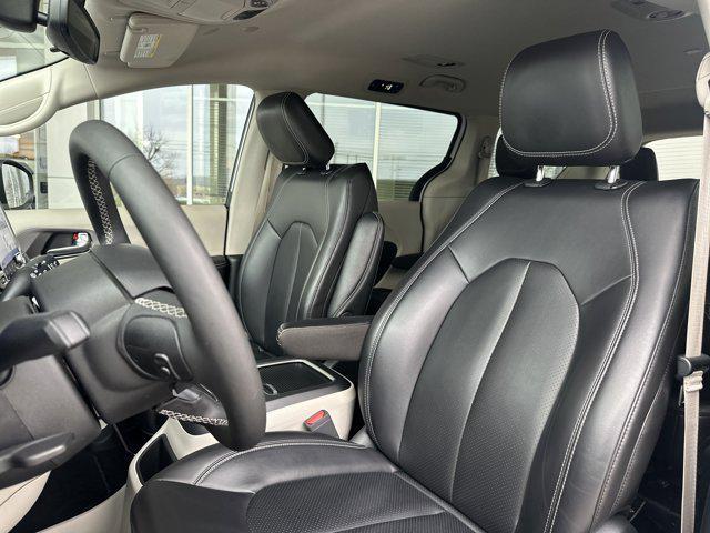 used 2023 Chrysler Pacifica Hybrid car, priced at $28,900