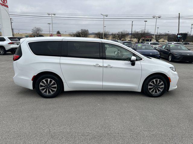 used 2023 Chrysler Pacifica Hybrid car, priced at $28,900