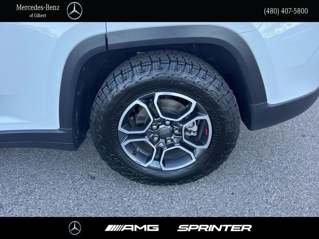 used 2022 Jeep Grand Cherokee car, priced at $32,995