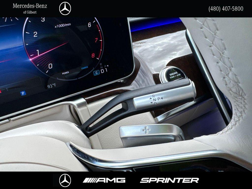 Mercedes-Benz S-Class view 38