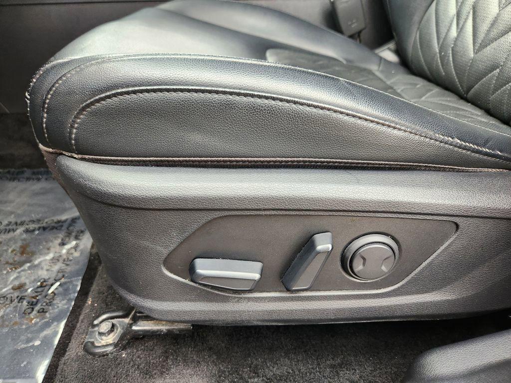 used 2023 Kia Sportage Plug-In Hybrid car, priced at $30,049