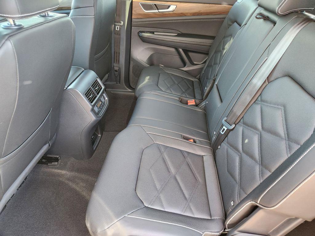 new 2026 Volkswagen Atlas car, priced at $42,558