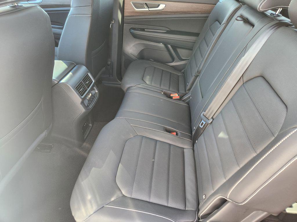 new 2026 Volkswagen Atlas car, priced at $51,206