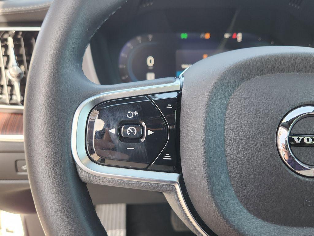 used 2023 Volvo XC60 Recharge Plug-In Hybrid car, priced at $45,797