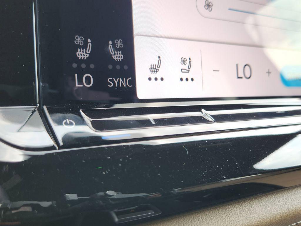 new 2026 Volkswagen Atlas Cross Sport car, priced at $42,131