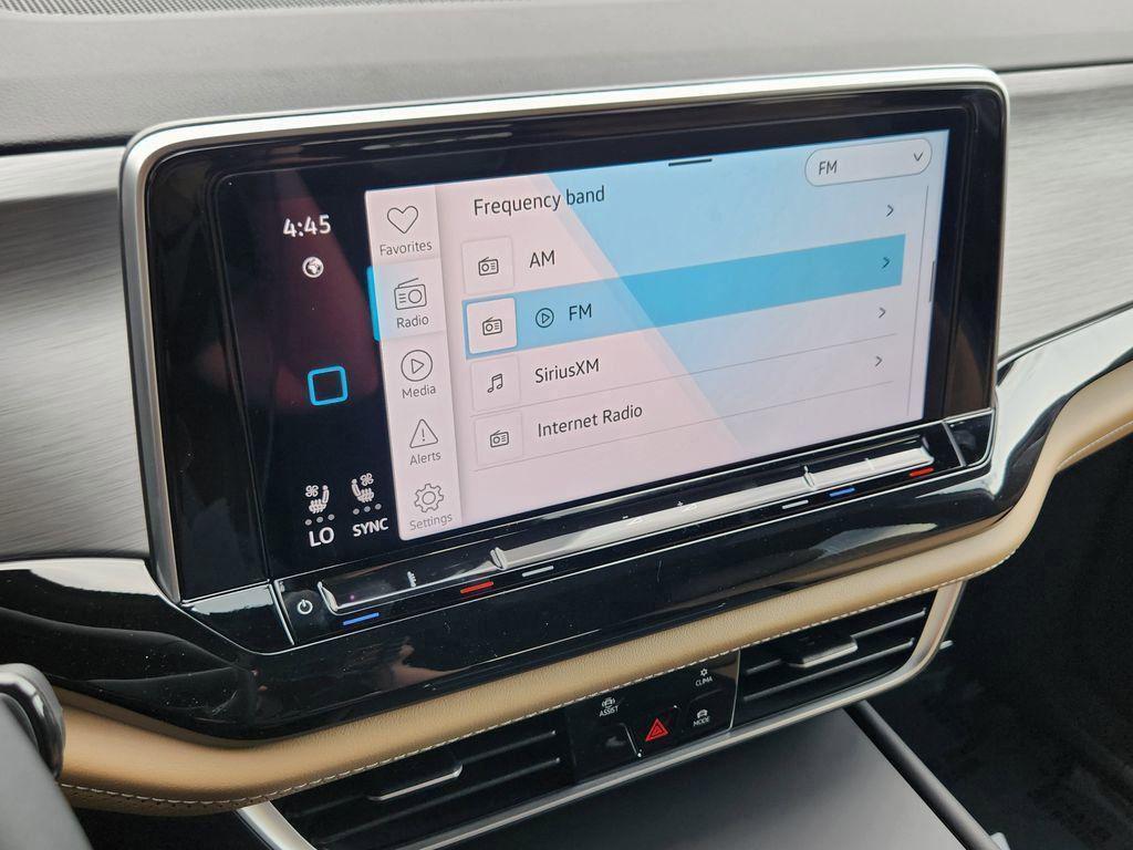 new 2026 Volkswagen Atlas Cross Sport car, priced at $42,131